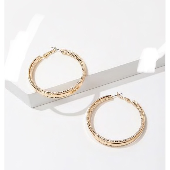 ☀️3/$30 Maria Etched Hoop Earrings - Picture 3 of 3